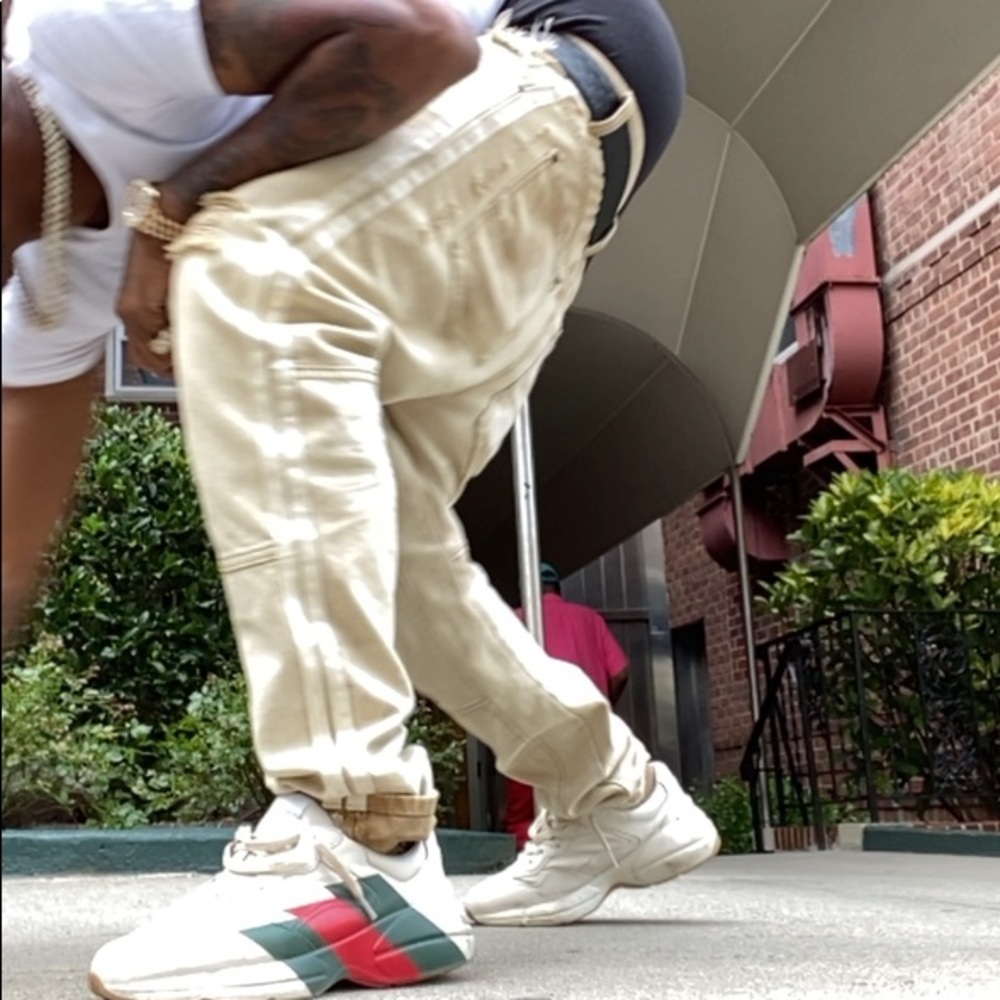 Meet your Posher, Gusto